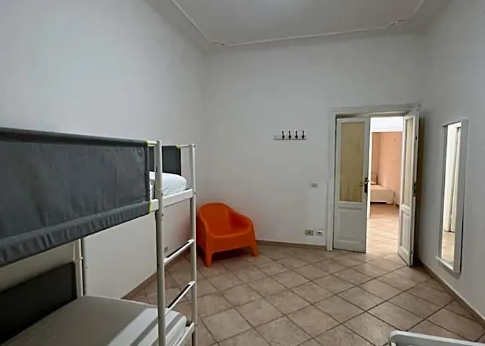 Signorina In Hostel